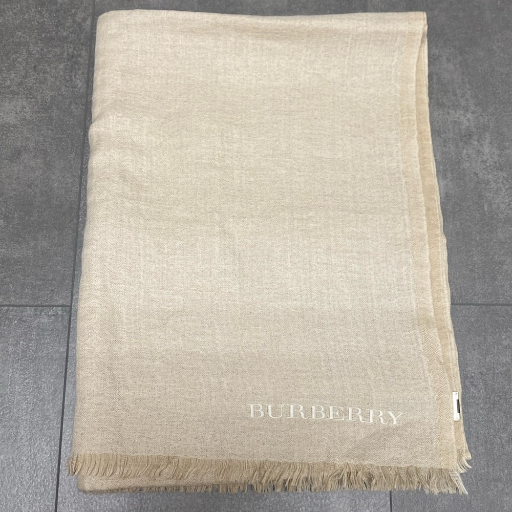 NWOT Burberry Cashmere and Linen Throw Blanket